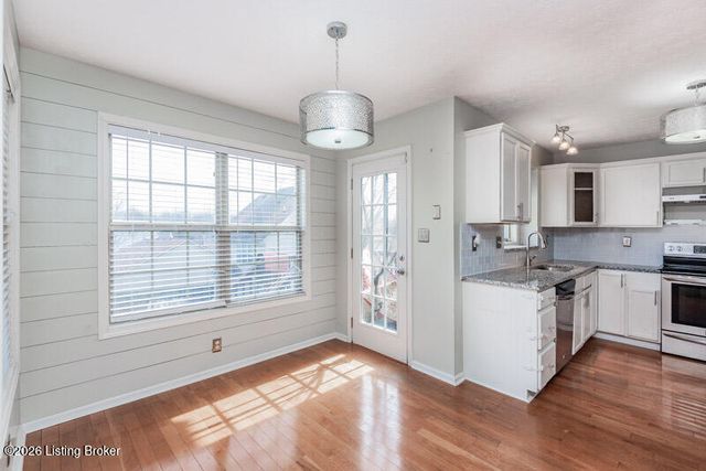 5113 Middlesex Dr, Louisville, KY 40245