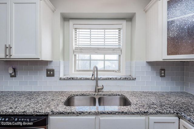 5113 Middlesex Dr, Louisville, KY 40245