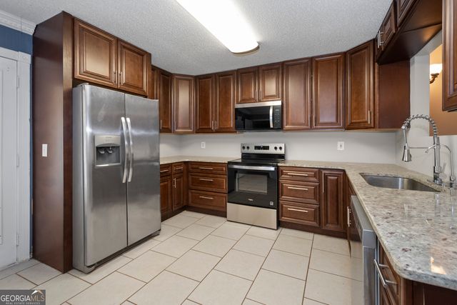 323 Snapping Shoals Road, Mcdonough, GA 30252