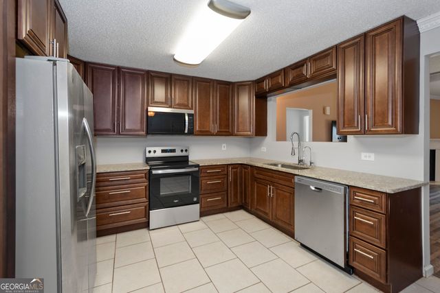 323 Snapping Shoals Road, Mcdonough, GA 30252