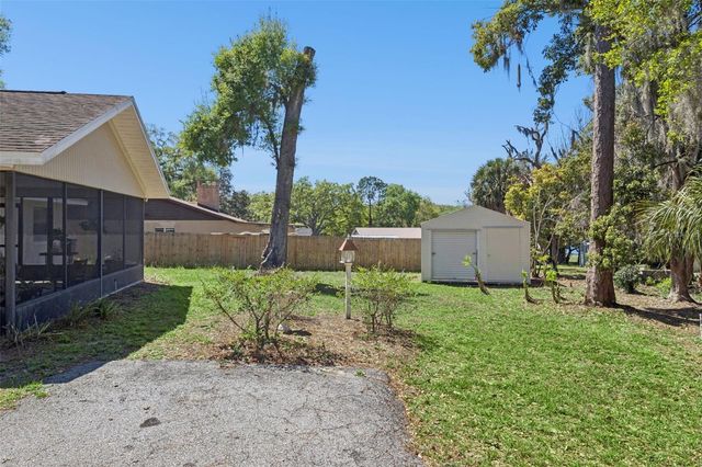 504 COUNTY ROAD 468, Fruitland Park, FL 34731