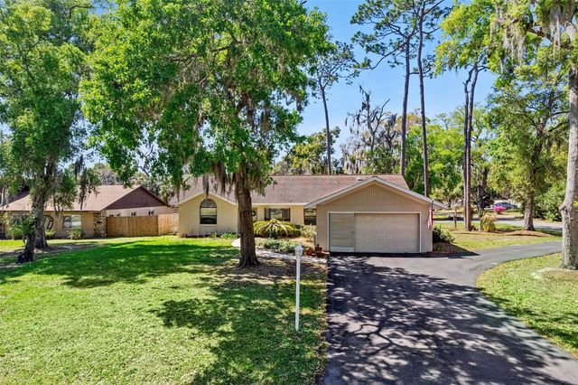 504 COUNTY ROAD 468, Fruitland Park, FL 34731