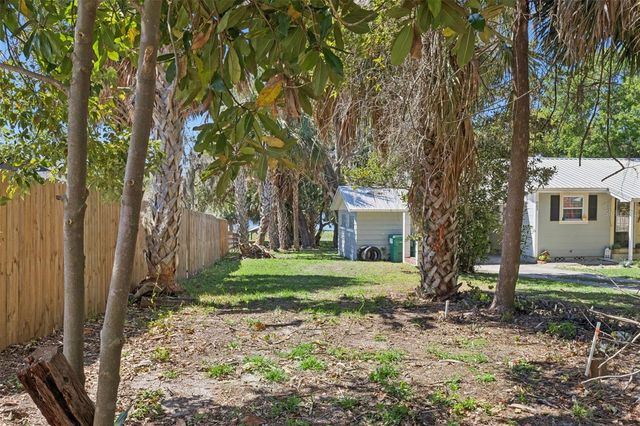 504 COUNTY ROAD 468, Fruitland Park, FL 34731