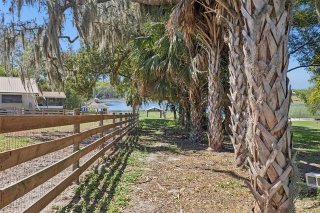 504 COUNTY ROAD 468, Fruitland Park, FL 34731