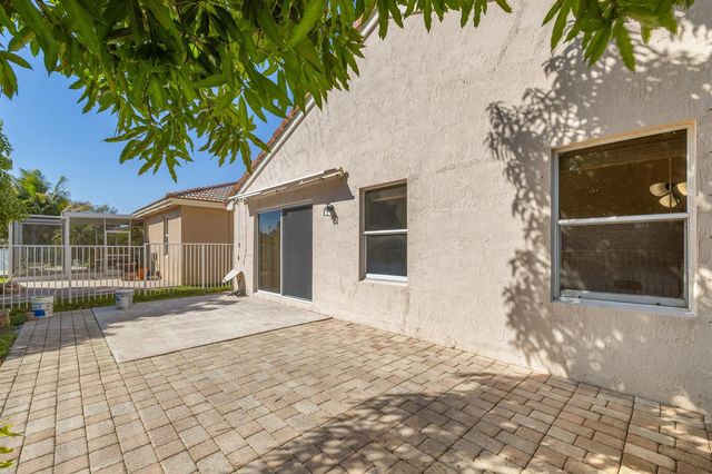 3800 WOODFIELD Drive, Coconut Creek, FL 33073