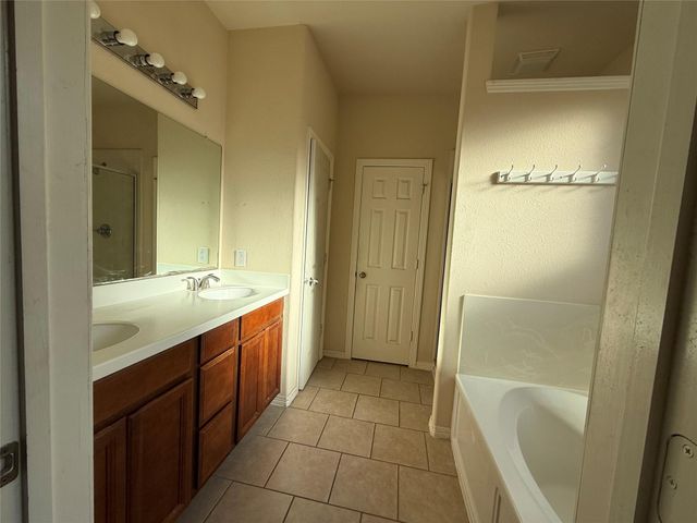 12807 Southern Valley Drive, Pearland, TX 77584