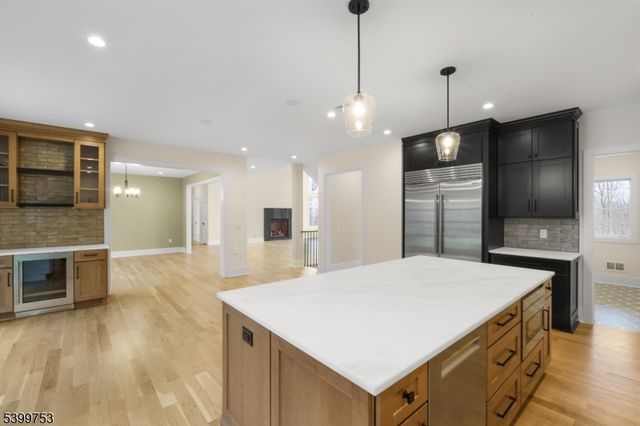 10 Twin Brooks Ct, Warren Twp., NJ 07059