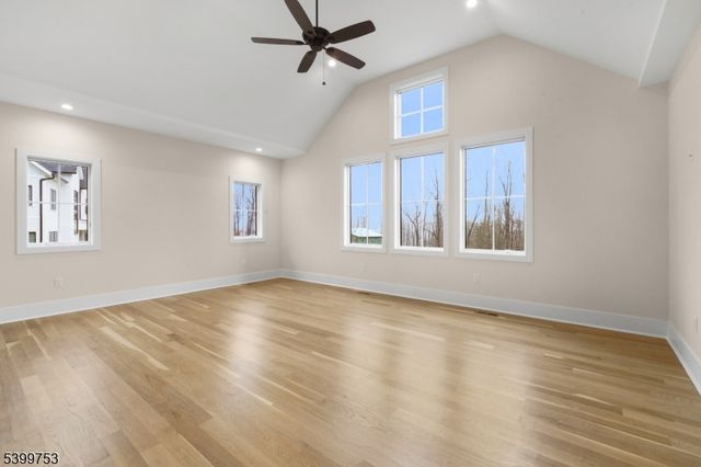 10 Twin Brooks Ct, Warren Twp., NJ 07059