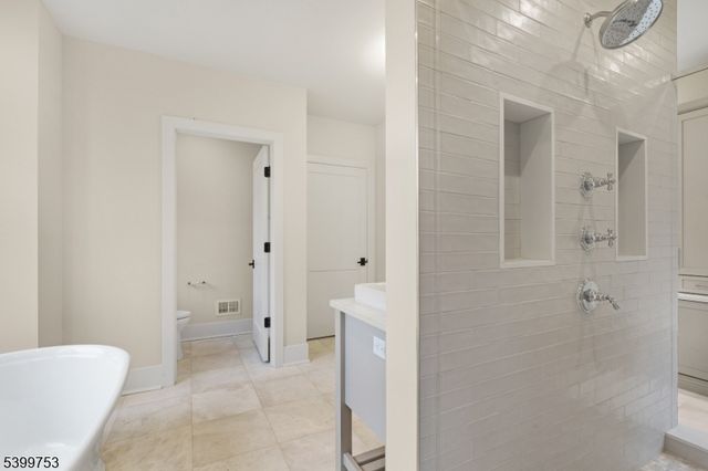 10 Twin Brooks Ct, Warren Twp., NJ 07059