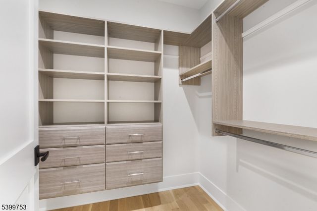 10 Twin Brooks Ct, Warren Twp., NJ 07059