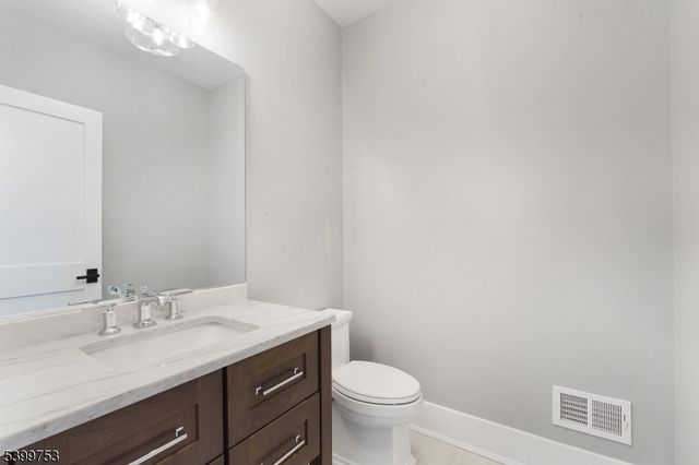 10 Twin Brooks Ct, Warren Twp., NJ 07059