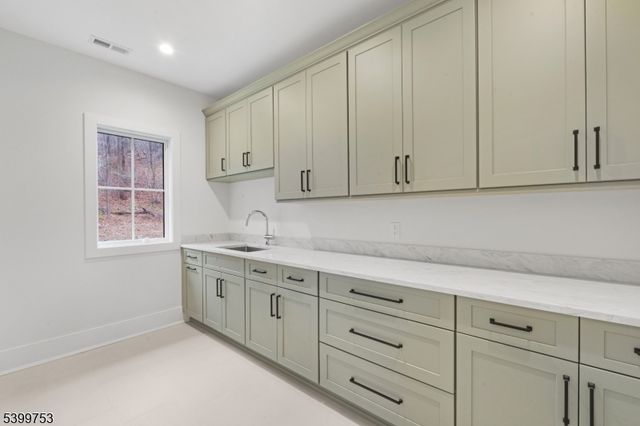 10 Twin Brooks Ct, Warren Twp., NJ 07059