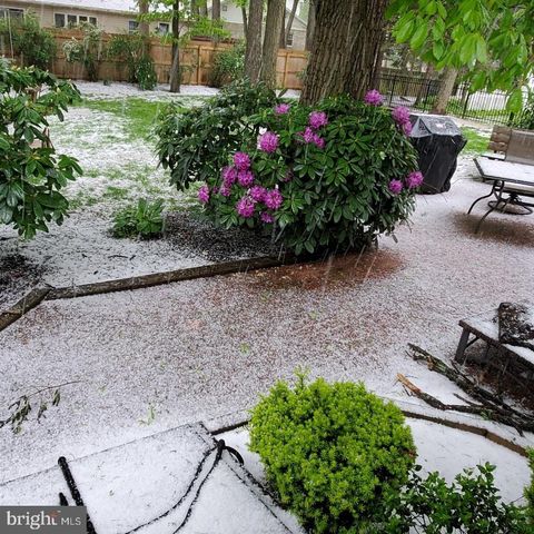 15 SHERIDAN DR, Hanover, PA 17331