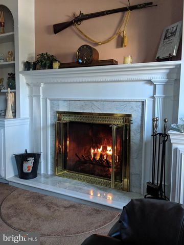 15 SHERIDAN DR, Hanover, PA 17331