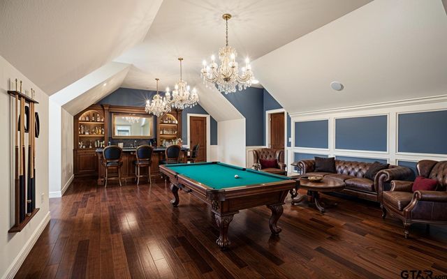 725 Locust Dr., Red Oak, TX 75154