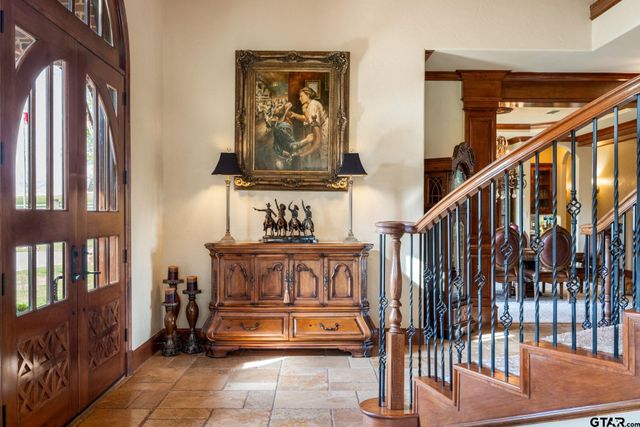 725 Locust Dr., Red Oak, TX 75154