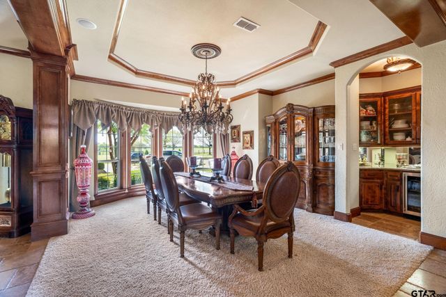 725 Locust Dr., Red Oak, TX 75154