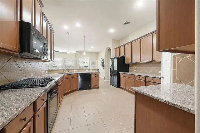 3 Cinque Terre Drive, Missouri City, TX 77459