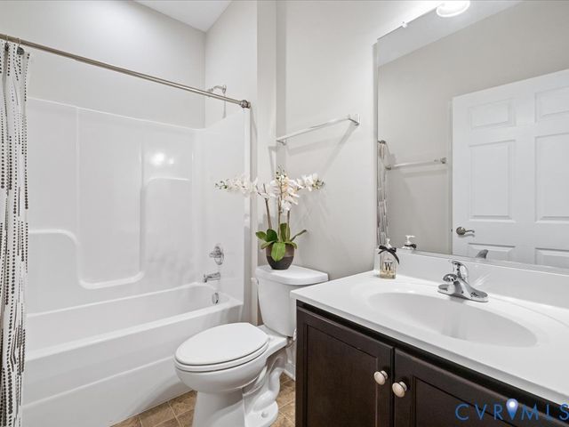 8088 Saddle Crest Dr, Mechanicsville, VA 23111