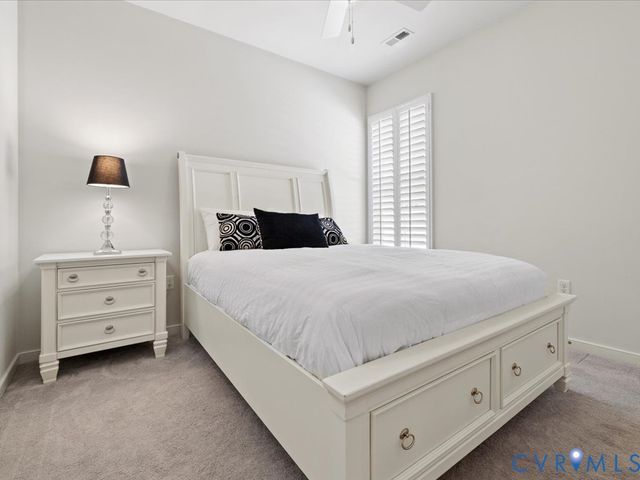 8088 Saddle Crest Dr, Mechanicsville, VA 23111
