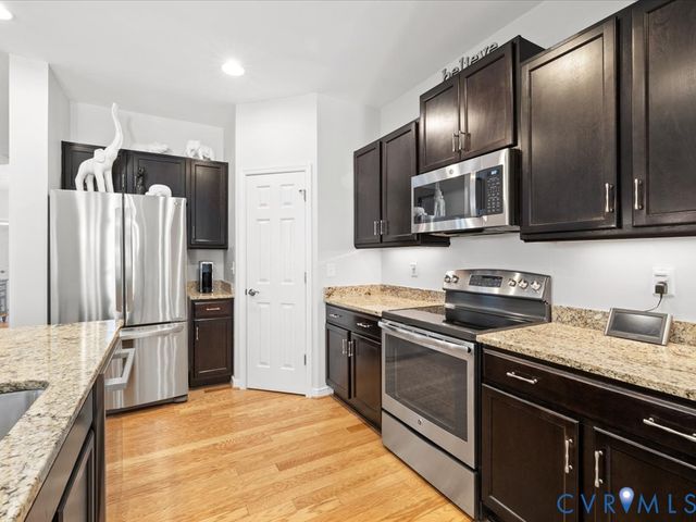 8088 Saddle Crest Dr, Mechanicsville, VA 23111