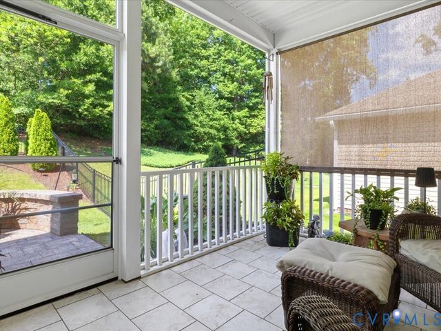 8088 Saddle Crest Dr, Mechanicsville, VA 23111