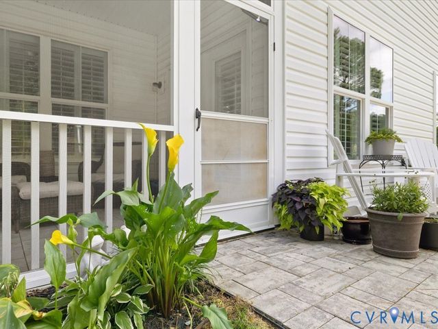 8088 Saddle Crest Dr, Mechanicsville, VA 23111