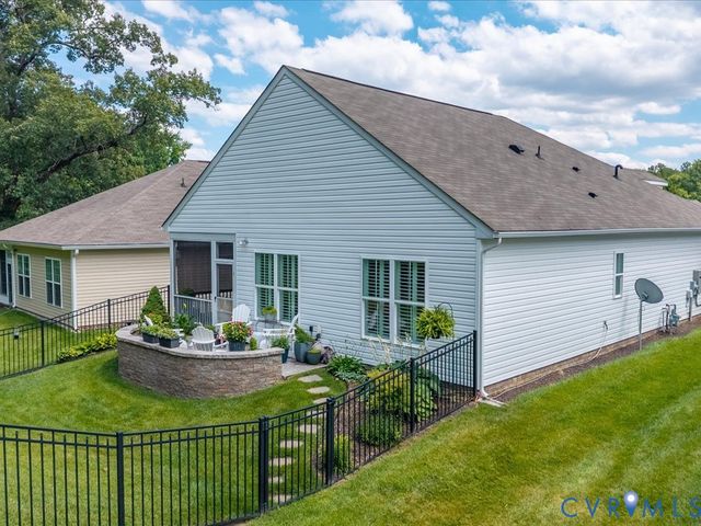 8088 Saddle Crest Dr, Mechanicsville, VA 23111