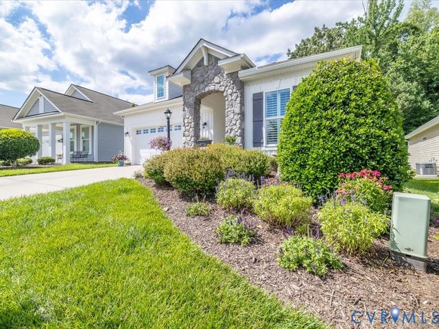 8088 Saddle Crest Dr, Mechanicsville, VA 23111