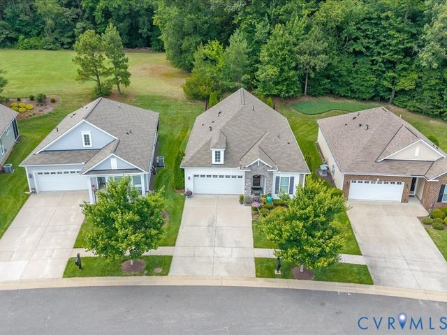8088 Saddle Crest Dr, Mechanicsville, VA 23111