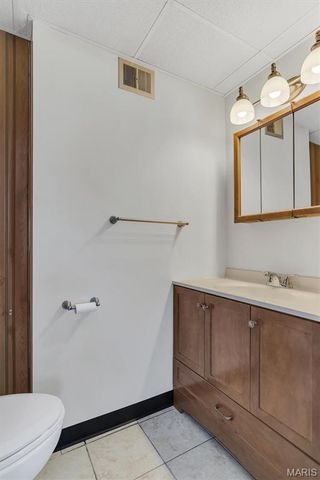 10724 Saint Matthew Lane, St Ann, MO 63074