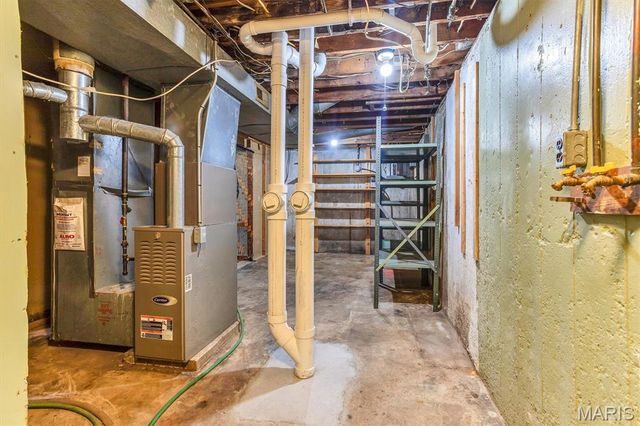10724 Saint Matthew Lane, St Ann, MO 63074