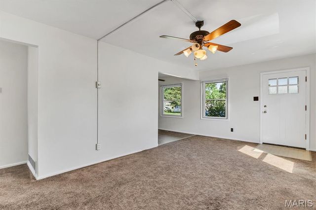 10724 Saint Matthew Lane, St Ann, MO 63074