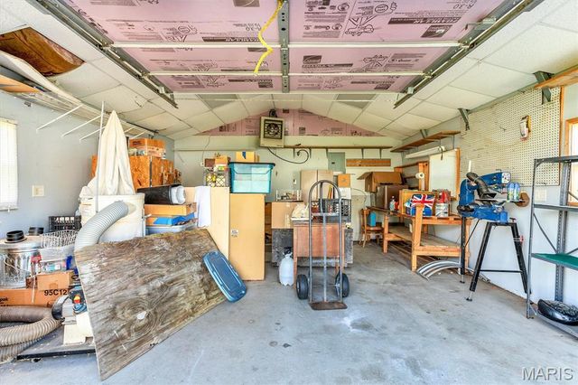 10724 Saint Matthew Lane, St Ann, MO 63074