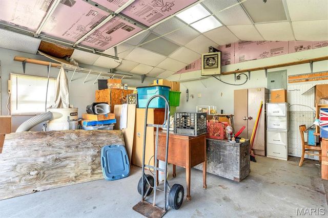 10724 Saint Matthew Lane, St Ann, MO 63074