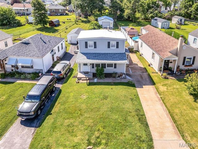 10724 Saint Matthew Lane, St Ann, MO 63074