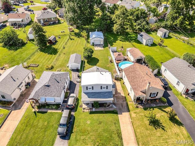 10724 Saint Matthew Lane, St Ann, MO 63074
