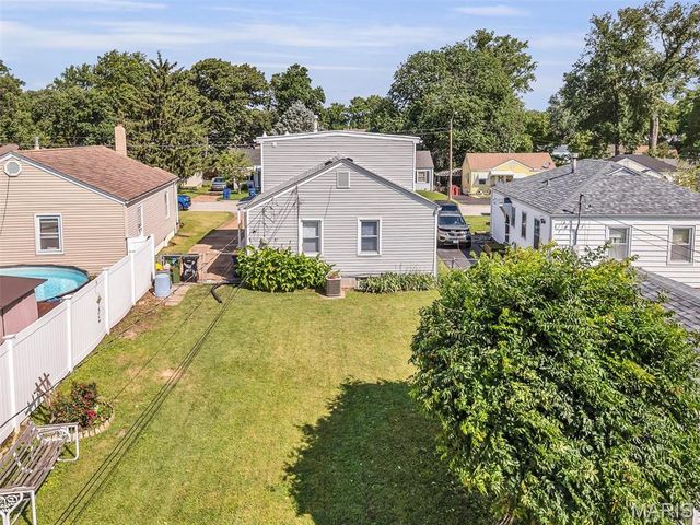 10724 Saint Matthew Lane, St Ann, MO 63074