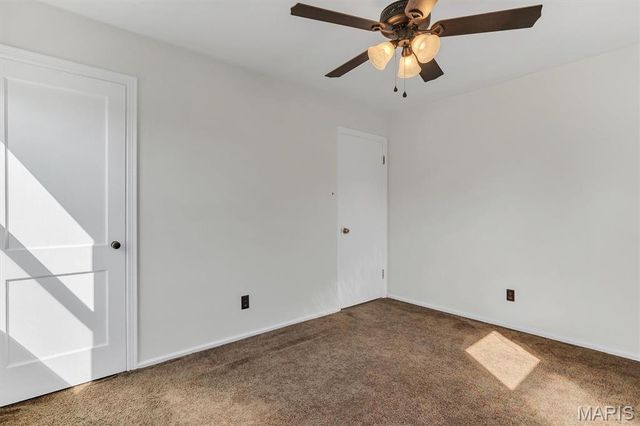 10724 Saint Matthew Lane, St Ann, MO 63074
