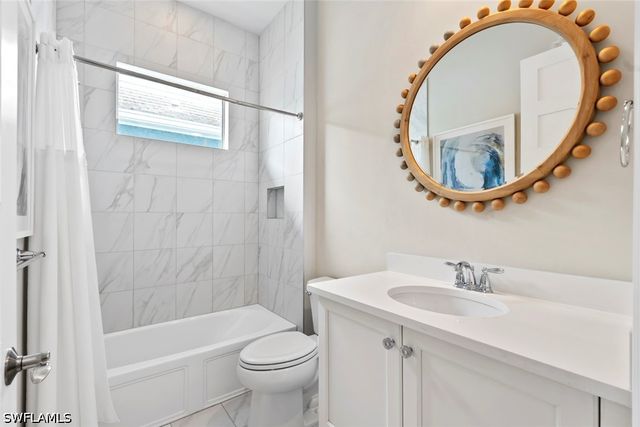 8783 Calypso CT, Naples, FL 34112