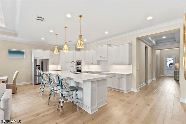 8783 Calypso CT, Naples, FL 34112