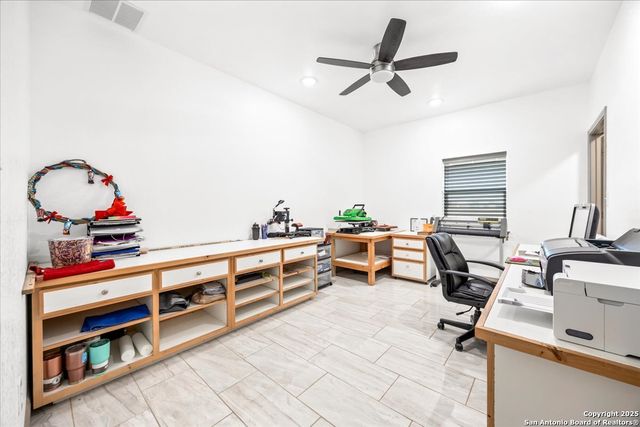 6653 Fm 539, Floresville, TX 78114