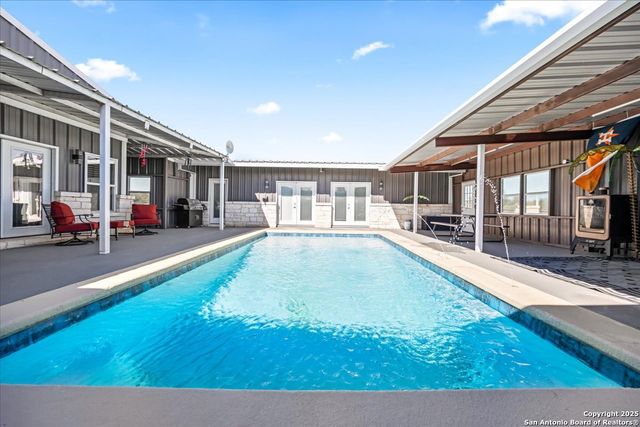 6653 Fm 539, Floresville, TX 78114