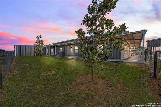 6653 Fm 539, Floresville, TX 78114