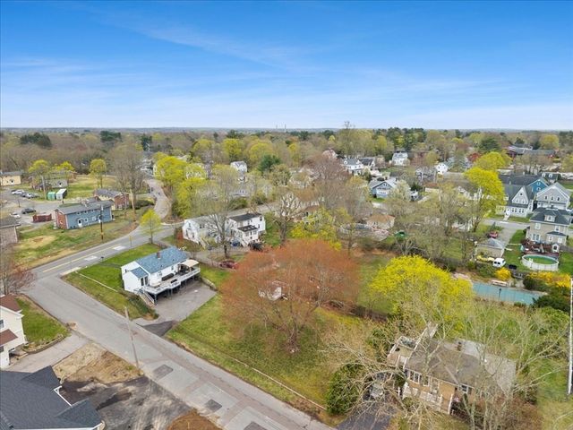 198 Highland St, Taunton, MA 02780
