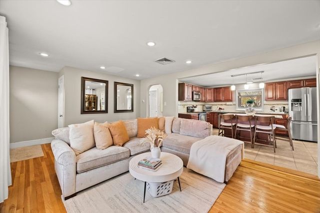 198 Highland St, Taunton, MA 02780
