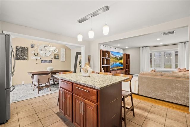 198 Highland St, Taunton, MA 02780