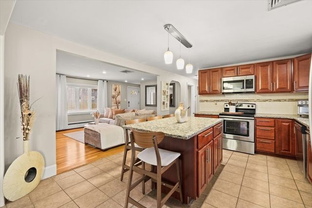 198 Highland St, Taunton, MA 02780