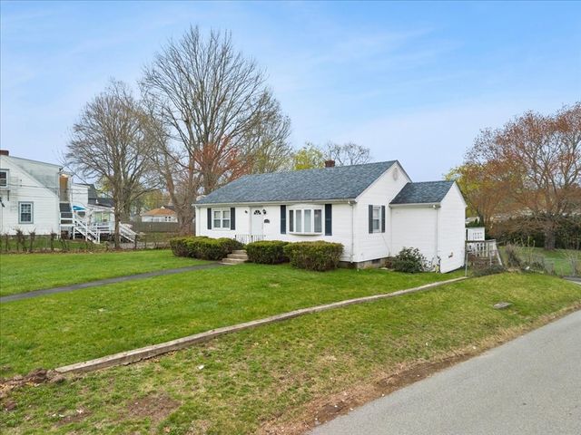 198 Highland St, Taunton, MA 02780