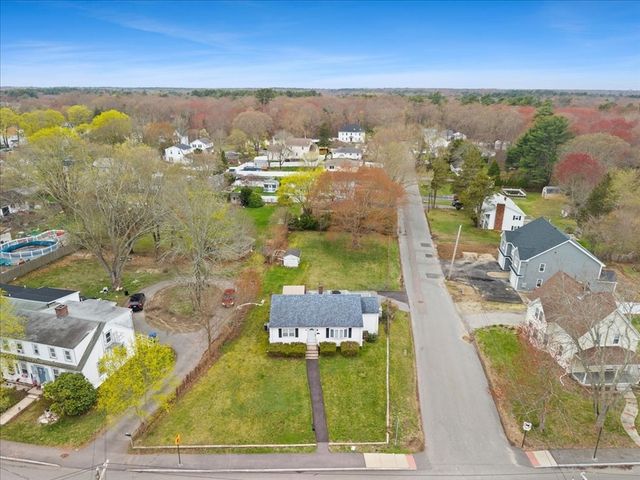 198 Highland St, Taunton, MA 02780
